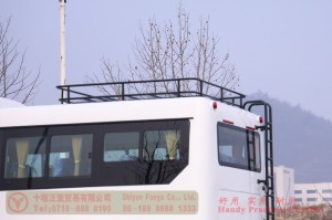 Dongfeng bus with bumper bar–Dongfeng 6*6 bus–190 hp city commuter bus–Dongfeng 30-seat bus