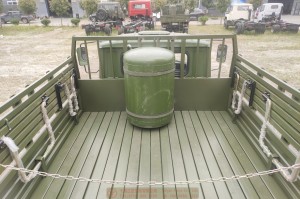Dongfeng EQ2100 Six wheel drive flat head off-road truck
