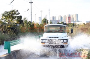 Dongfeng EQ1093 4WD 4*4 Classic Model White Color Chassis