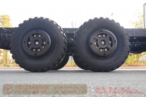 Dongfeng 6×6 Grey Cab 190HP Off-Road Truck — Dongfeng Long-Nose 245 Off-Road Transport Vehicle — Dongfeng EQ2100 Cargo Box with Side Lights