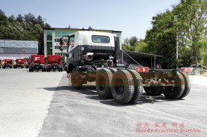 6WD Dongfeng flat bed truck floor modification_6WD “Bobcat” off-road small truck configuration_6*6 special vehicle chassis manufacturers