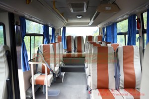 Dongfeng 19 ဆံ့ နိုင်ငံဖြတ်ဘတ်စ်- တင်ပို့ရန်အတွက် လုပ်ငန်းသုံး မြို့ပြနှင့် ကျေးလက်အလတ်စား ဘတ်စ်ကားများ- Dongfeng 4*2 19 ဆံ့ ဘတ်စ်ကားများ