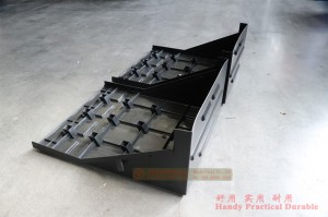 Dongfeng EQ2070 Four Drive Off-road Truck Battery Cover