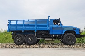 Dongfeng EQ2082 Six wheel drive off-road vehicle