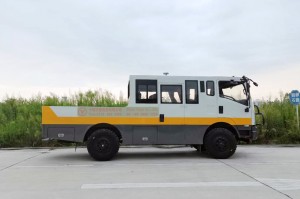 Four wheel drive flat head engineering rescue vehicle