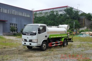 4×4 Dongfeng Greening Spraying  Multifunctional Vehicle