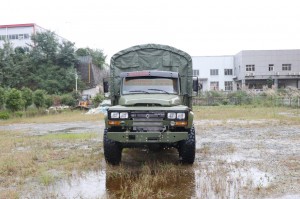 东风EQ2100六驱长头越野卡车