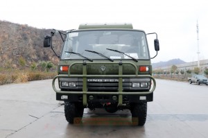 Six wheel drive Dongfeng EQ2102N Off-road water spraying vehicle