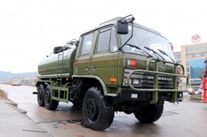 Six wheel drive Dongfeng EQ2102N Off-road water spraying vehicle