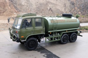 Six wheel drive Dongfeng EQ2102N Off-road water spraying vehicle