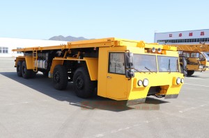 Four drive Low flat mine use Dump Truck