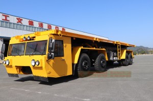 Four drive Low flat mine use Dump Truck