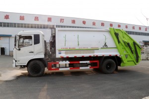 Four wheel drive flat head Compressed garbage truck