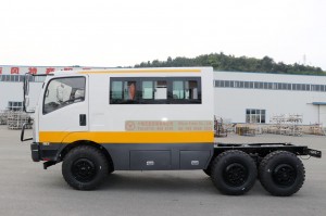 Six wheel drive engineering rescue vehicle chassis