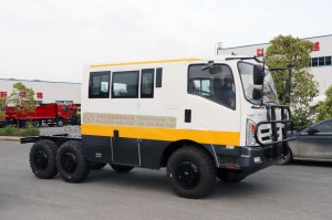 Six wheel drive engineering rescue vehicle chassis