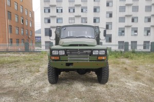 Dongfeng EQ2100 Six wheel drive flat head off-road truck