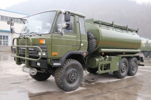 Dongfeng Six Drive EQ2102G Off-road Fuel Tanker