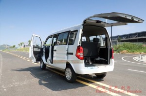 Dongfeng EQ6400LF13 Business Bus For 7 Seats