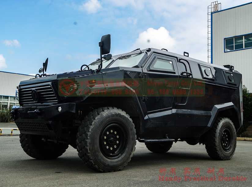 东风汽车出口国际版勇士EQ5091四驱装甲防护特种车4×4警用防弹勇士III