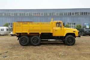 Dongfeng EQ2082 Six wheel drive off-road vehicle